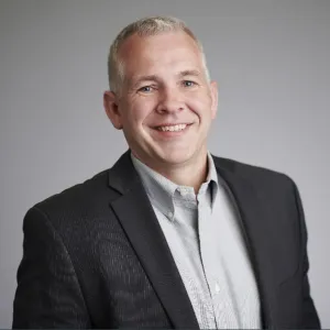 Business portrait of Kevin Santelli